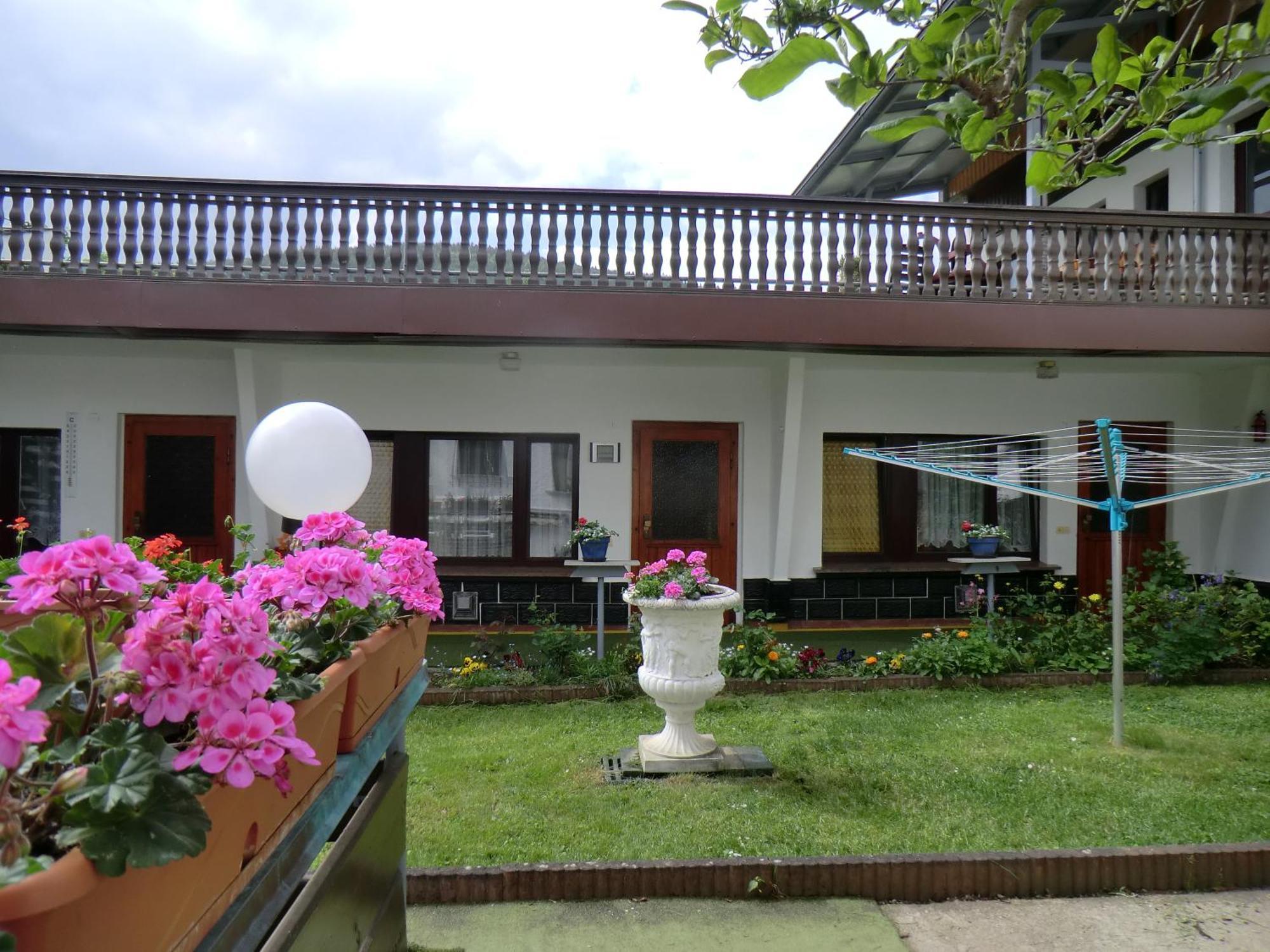 Pension Villa Broedel Бад Бланкенбург Екстериор снимка